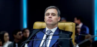 Senadores da CAE marcam reunião com Mendonça sobre caso Master