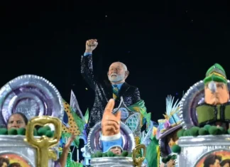 Após desfile na Sapucaí, TSE analisará possível propaganda antecipada pró-Lula