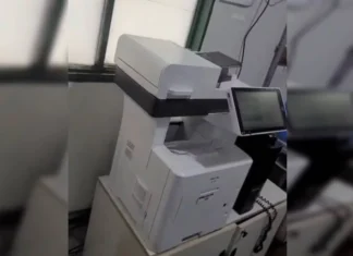 Vídeo: Servidora do DF leva choque em impressora, bate a cabeça e tem convulsão