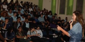 PEM leva debate sobre violência de gênero a estudantes do Cruzeiro