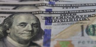 Dólar fecha em R$ 5,32, maior valor desde janeiro, com tensão no Irã