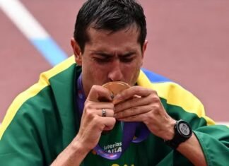 Caio Bonfim ganha prata em etapa mundial da marcha atlética na China