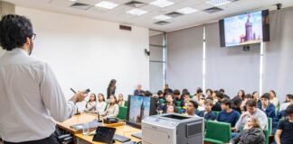 Cidadania na prática: CLDF desmistifica o orçamento em aula para estudantes universitários