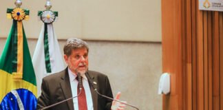 CLDF concede título de Cidadão Honorário de Brasília ao ministro Caputo Bastos