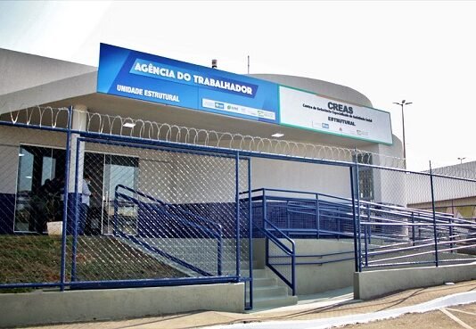 DF abre semana com 381 vagas e salários até R$ 2,6 mil