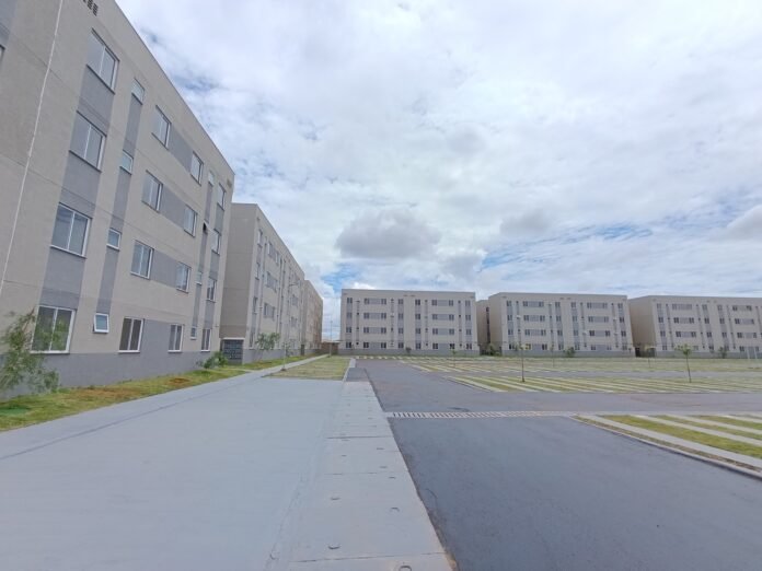 AGEHAB_APARTAMENTOS_EM_CIDADE_OCIDENTAL1_POR_EDGARD_SOARES_E_OCTACILIO_QUEIROZ.jpeg