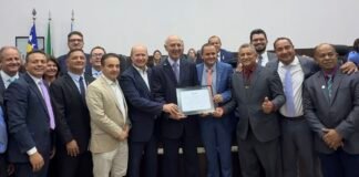 Arruda é homenageado por vereadores de Luziânia (GO)