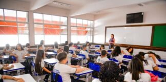 Governo de Goiás sanciona projeto de lei que concede reajuste de 5,4% a todos professores da rede estadual de ensino – Portal Goiás