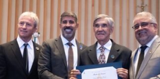 Corretores de seguros são homenageados na CLDF