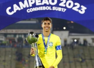 Carlo Ancelotti convoca o zagueiro Vitor Reis, do Girona