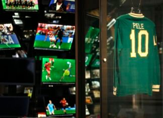 Museu do Futebol lança audioguia em formato de programa de rádio