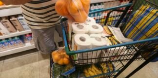 Prévia da inflação de março fica em 0,44%, pressionada por alimentos