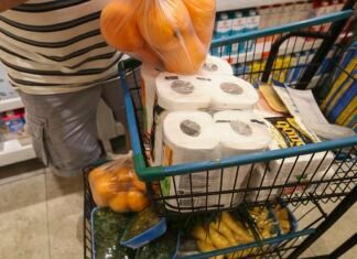 Prévia da inflação de março fica em 0,44%, pressionada por alimentos