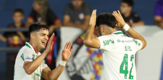 Palmeiras derrota Bragantino para manter liderança no Brasileiro