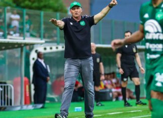 Chapecoense anuncia demissão do técnico Gilmar Dal Pozzo