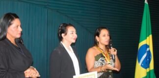 Servidora da Decrin recebe Medalha Policial da Cidadania