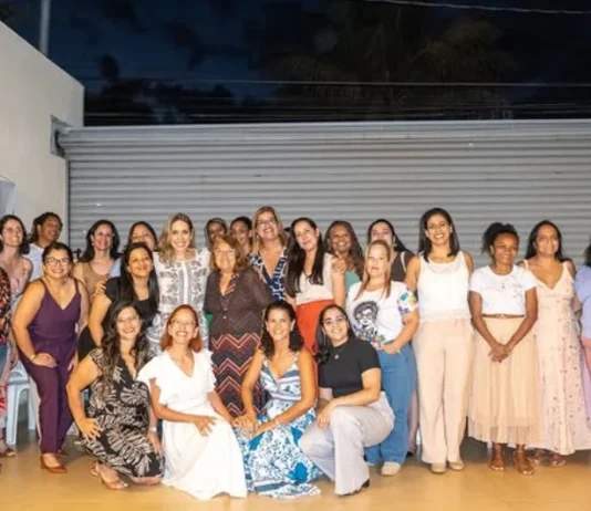 Glaucia do Arruda (Avante) se reúne com mães atípicas e debate inclusão no DF