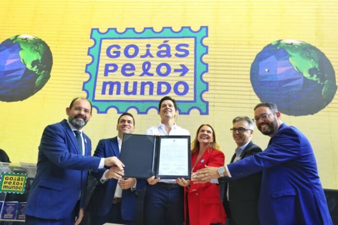 Goias-pelo-Mundo-lancamento2_Secom-1024x682.jpg