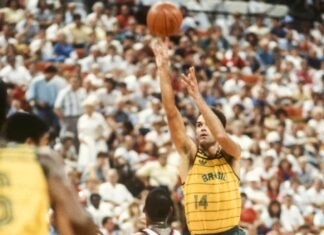 NBA presta homenagem a Oscar com vídeo sobre o jogador nas redes sociais
