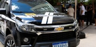 PCDF realiza exposição e demonstração com cães policiais no DF Plaza Shopping