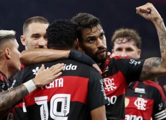 Flamengo reage e vence Santos de virada por 3 a 1 no Brasileirão