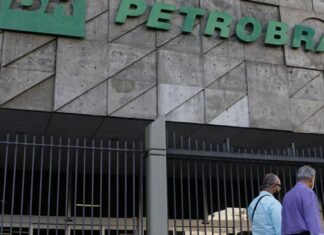 Petrobras bate novo recorde na produção de barris de petróleo e gás