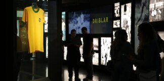 Museu do Futebol lança exposição sobre camisas da seleção brasileira