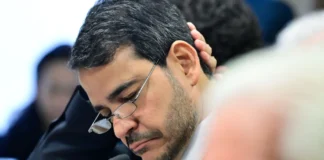 Messias retorna à AGU e aguarda definição de Lula