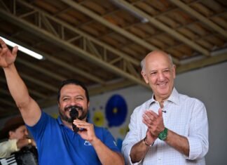 Rogério Ulysses reúne multidão ao lado de Arruda em São Sebastião