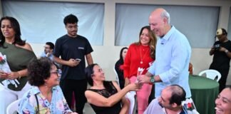 Arruda se reúne com mães atípicas e profissionais da educação no Guará