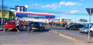 Filas quilométricas marcam último dia de regularização do título de eleitor na Ceilândia