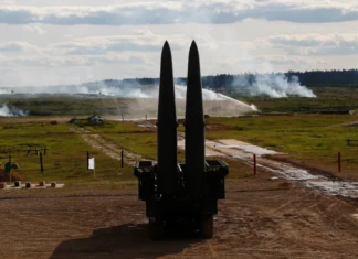 Rússia entrega munições nucleares a Belarus