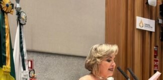 Delegada recebe o título de Cidadã Honorária de Brasília da CLDF