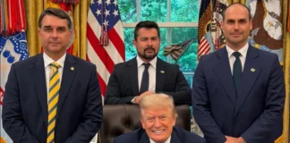 Eduardo Bolsonaro rebate acusação de que foto com Trump é IA
