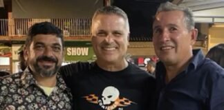 Gil Castro discute “faixa azul” em evento com motociclistas