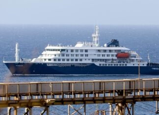 Espanha inicia retirada de passageiros de navio com hantavírus