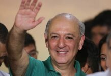 Metrópoles tenta queimar Arruda e acaba confirmando: ele será candidato