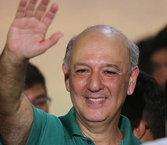 Metrópoles tenta queimar Arruda e acaba confirmando: ele será candidato