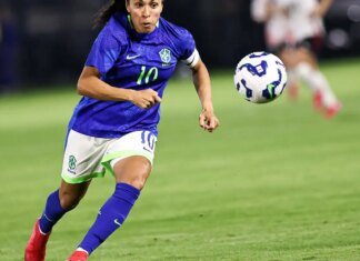 Marta volta à seleção feminina para 2 amistosos contra EUA no Brasil