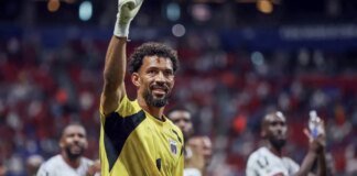 Goleiro Vozinha brilha contra a Espanha e vira destaque na Copa