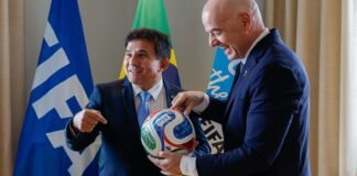 Ministro do Esporte entrega marco regulatório da Copa Feminina à Fifa
