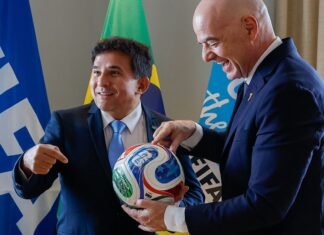 Ministro do Esporte entrega marco regulatório da Copa Feminina à Fifa