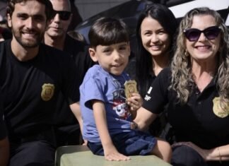 PCDF faz surpresa para criança e celebra aniversário em escola de Ceilândia