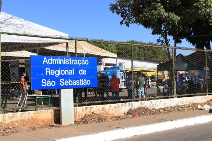 Imunizacao-volante-na-administracao-da-cidade-acontece-hoje-24-e-amanha-25.-Foto-Sandro-Araujo-Agencia-Saude-DF