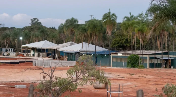Empresa suspende obras da Piscina de Ondas por falta de repasse de recursos do GDF