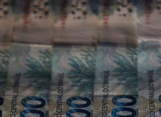 Redução de impostos e equilíbrio fiscal são prioridades, aponta CNI