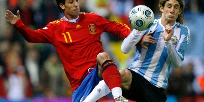 2009-11-14t120000z_957882412_gm1e5bf0gdx01_rtrmadp_3_soccer-spain.jpg