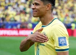 Douglas Santos traz vivência do ouro olímpico para buscar o hexa