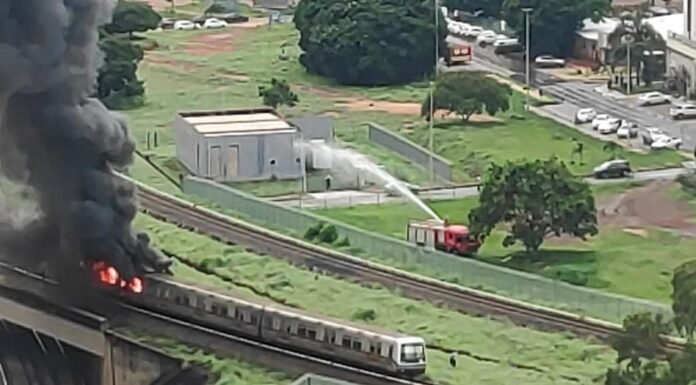 Trem do Metrô-DF descarrila
