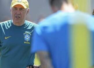 Ancelotti dá pista de Martinelli para vaga de Paquetá contra Noruega